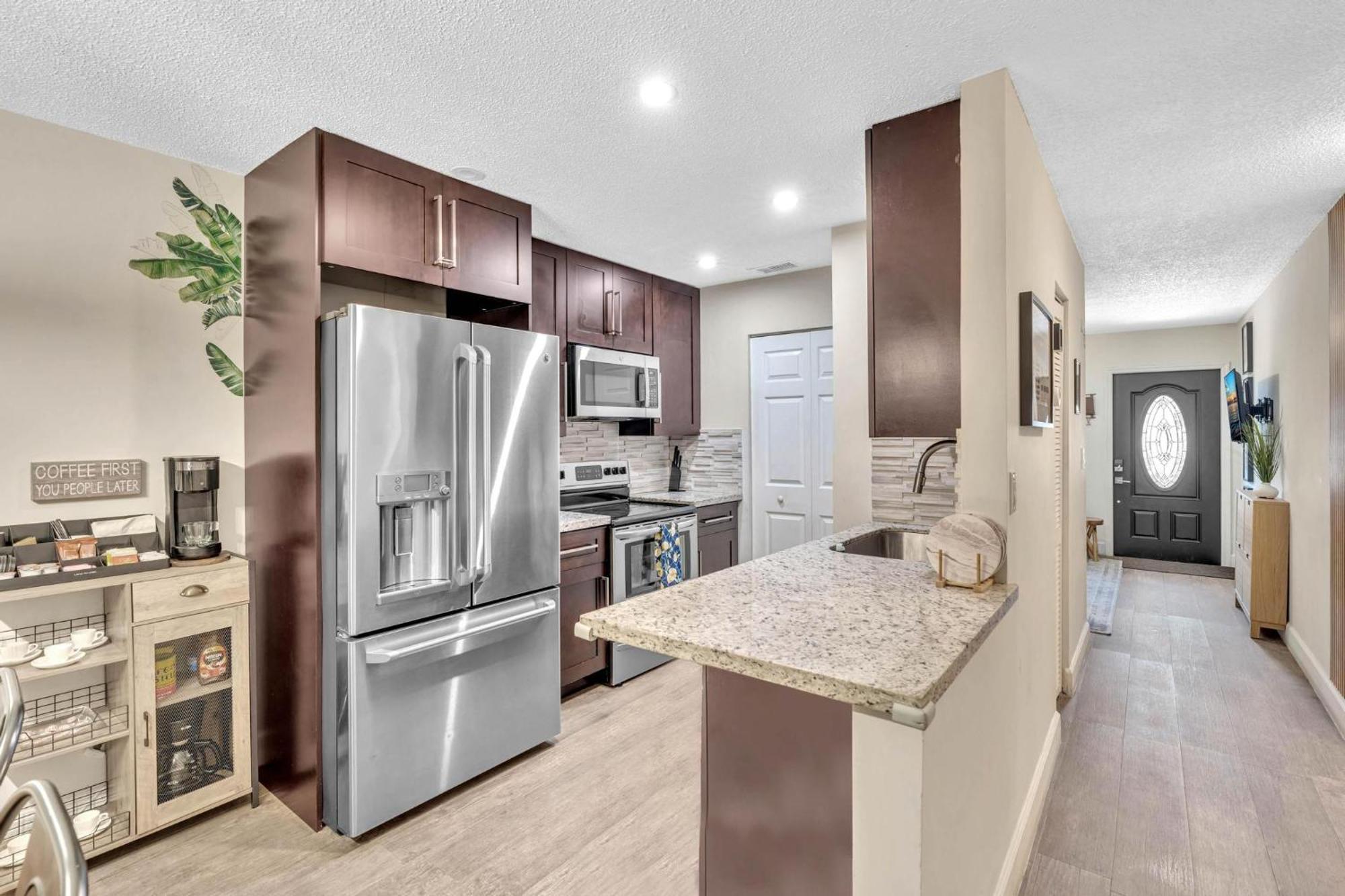 Estelo'S Place - Modern Townhouse With King Bed, Only 5 Min From The Airport! Miami Exterior photo